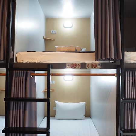 A Nighttime Hostel Krabi town Εξωτερικό φωτογραφία