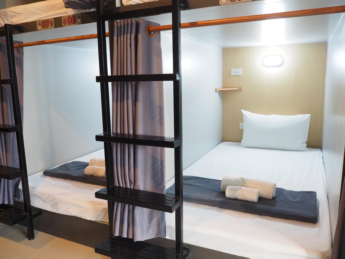 A Nighttime Hostel Krabi town Εξωτερικό φωτογραφία