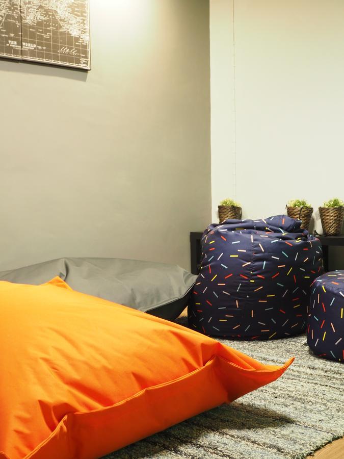 A Nighttime Hostel Krabi town Εξωτερικό φωτογραφία