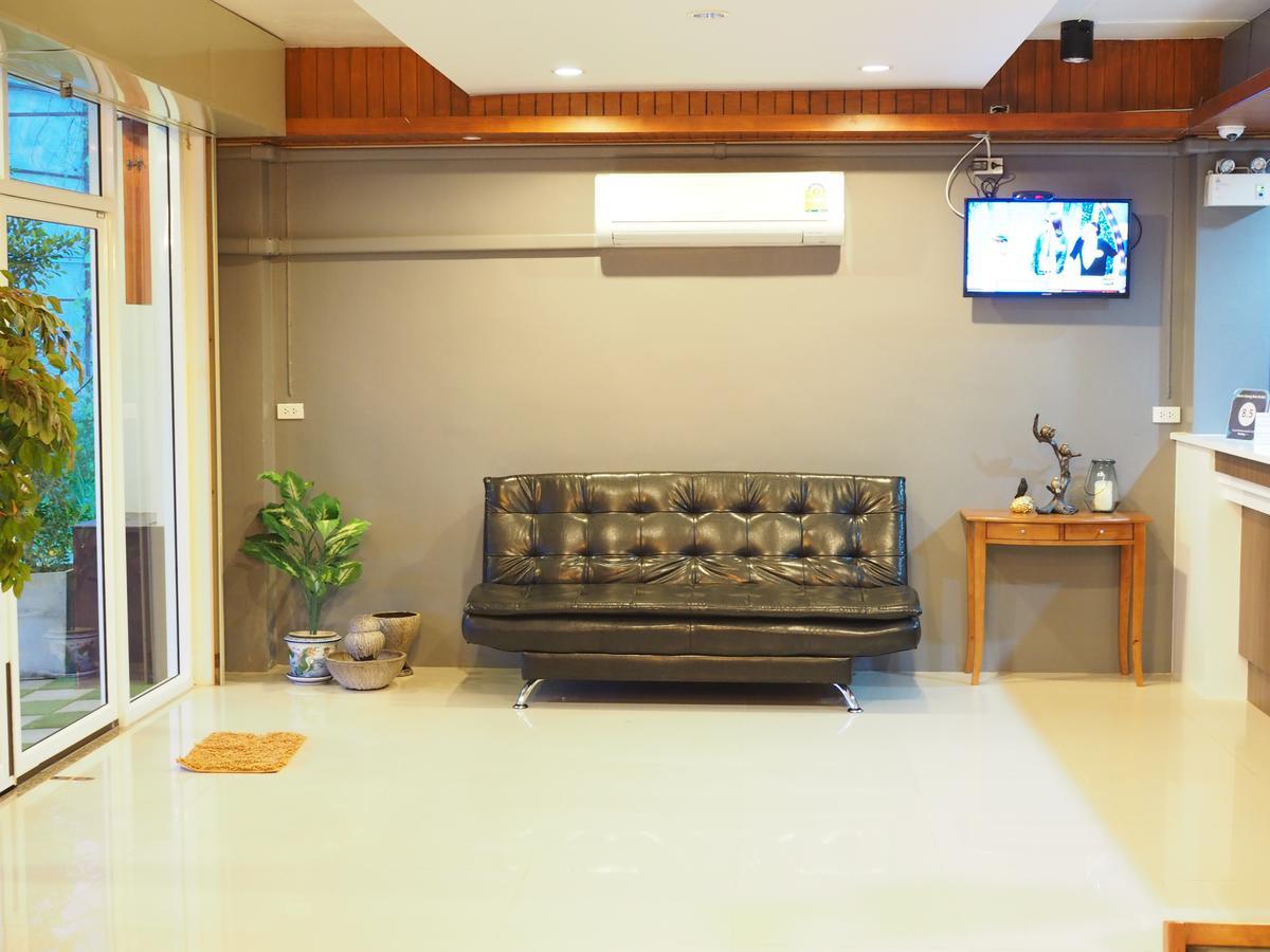 A Nighttime Hostel Krabi town Εξωτερικό φωτογραφία