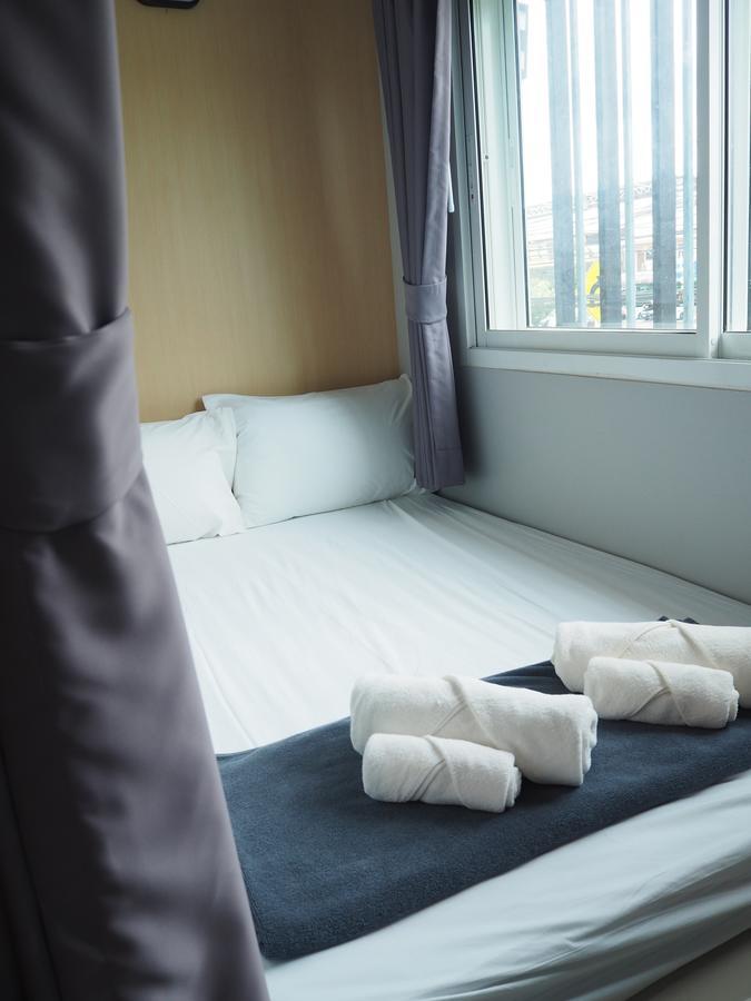 A Nighttime Hostel Krabi town Εξωτερικό φωτογραφία