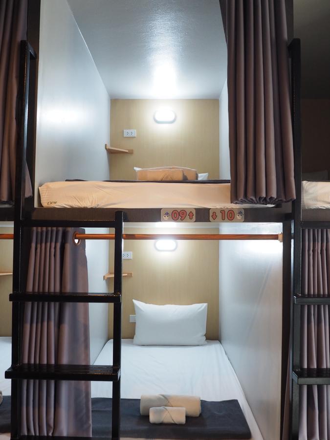 A Nighttime Hostel Krabi town Εξωτερικό φωτογραφία
