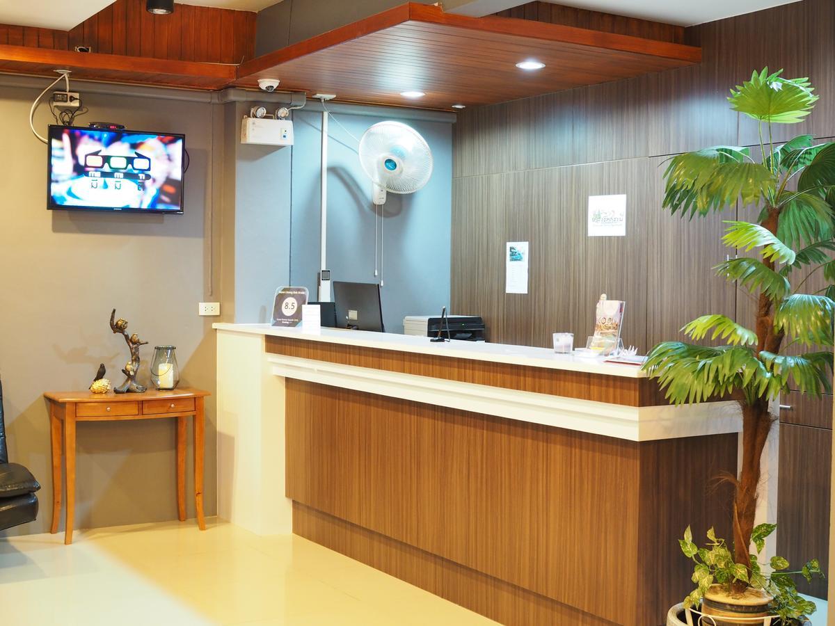 A Nighttime Hostel Krabi town Εξωτερικό φωτογραφία