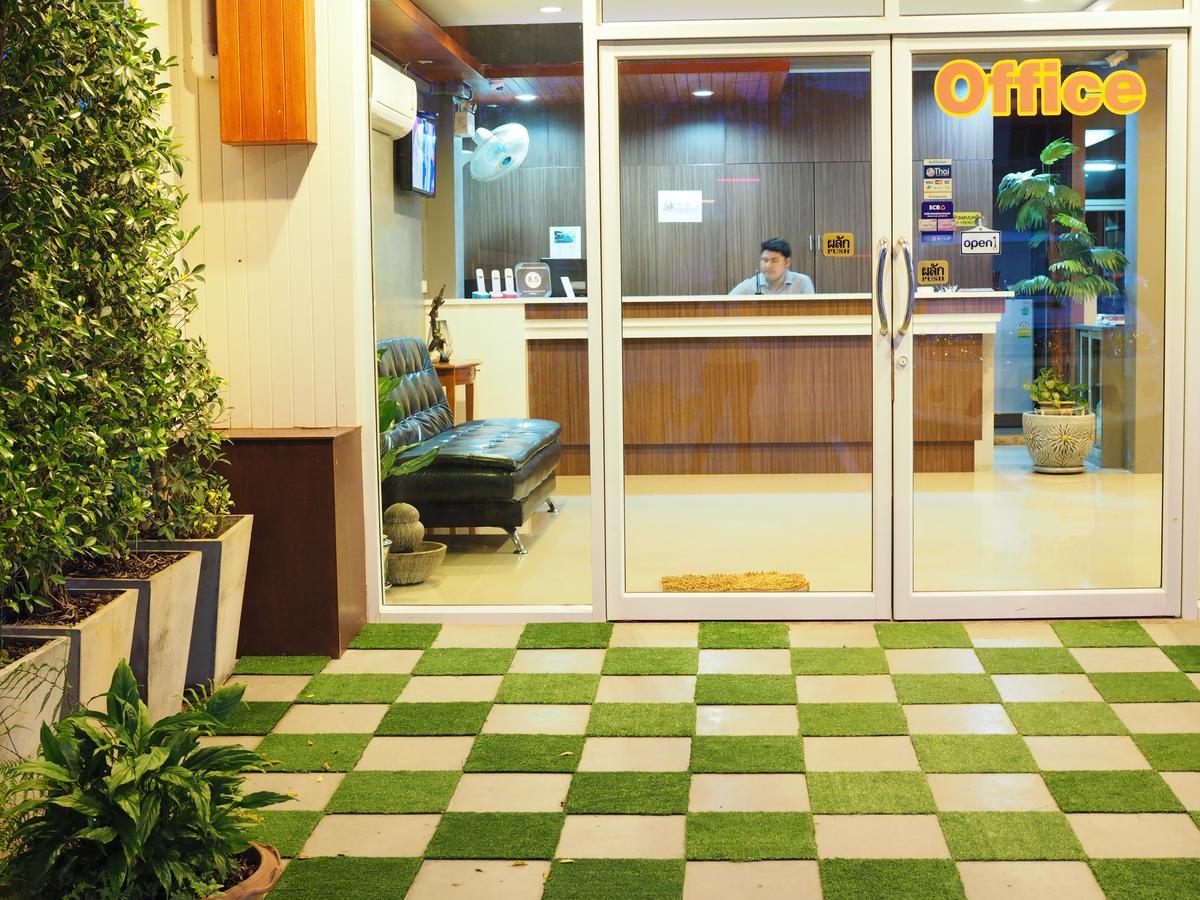 A Nighttime Hostel Krabi town Εξωτερικό φωτογραφία
