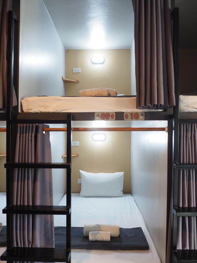 A Nighttime Hostel Krabi town Εξωτερικό φωτογραφία