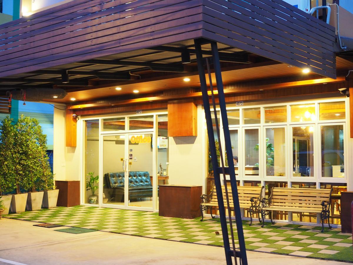 A Nighttime Hostel Krabi town Εξωτερικό φωτογραφία